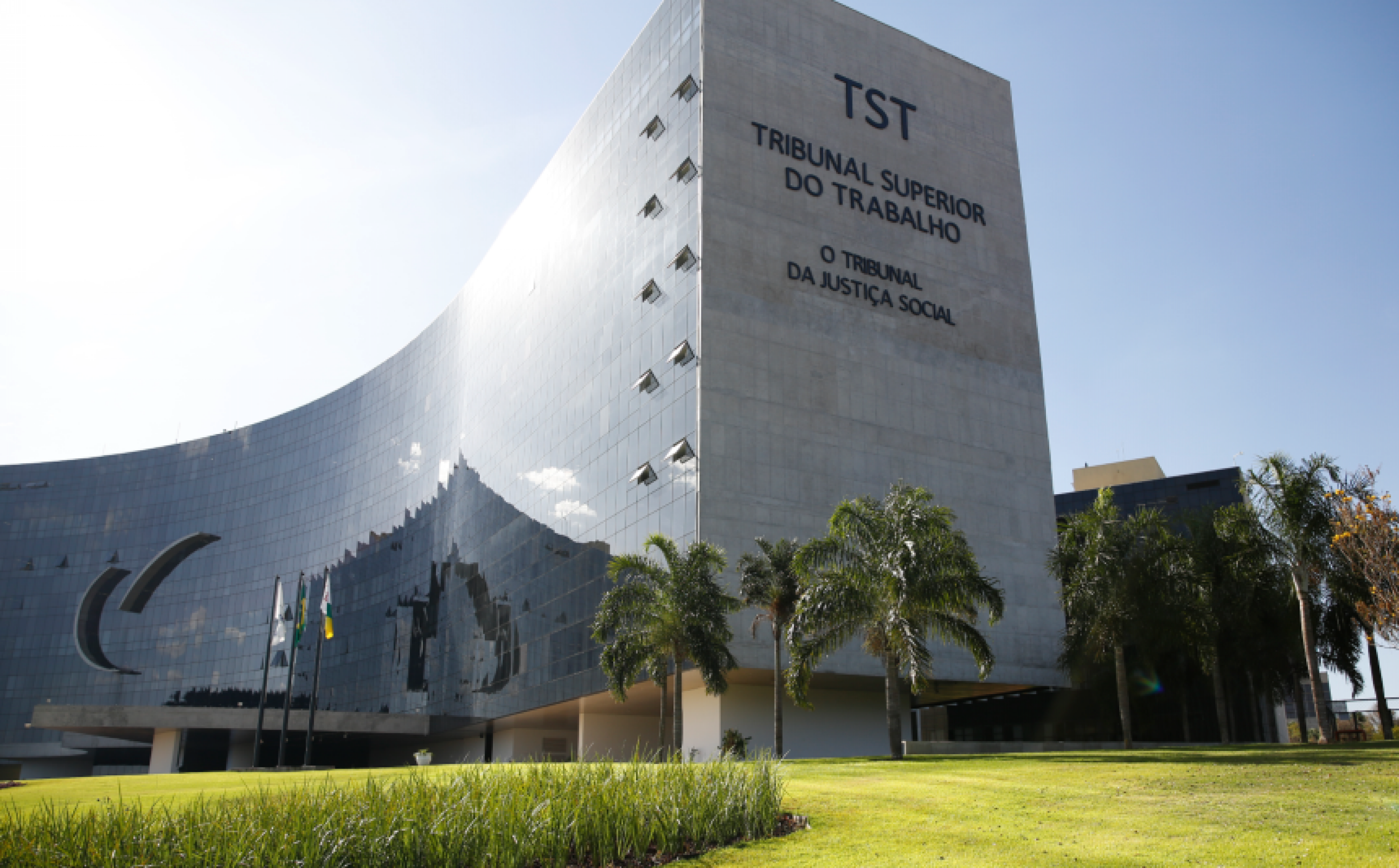 TST proíbe cobrança da contribuição assistencial de não sindicalizado