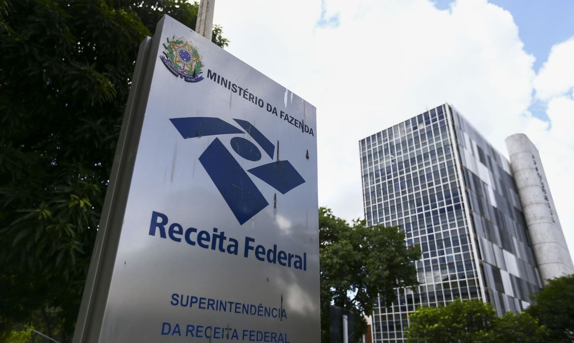 RF suspende obrigatoriedade de documento original para autenticar cópia